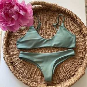 Cupshe olive green bikini set! 🍍